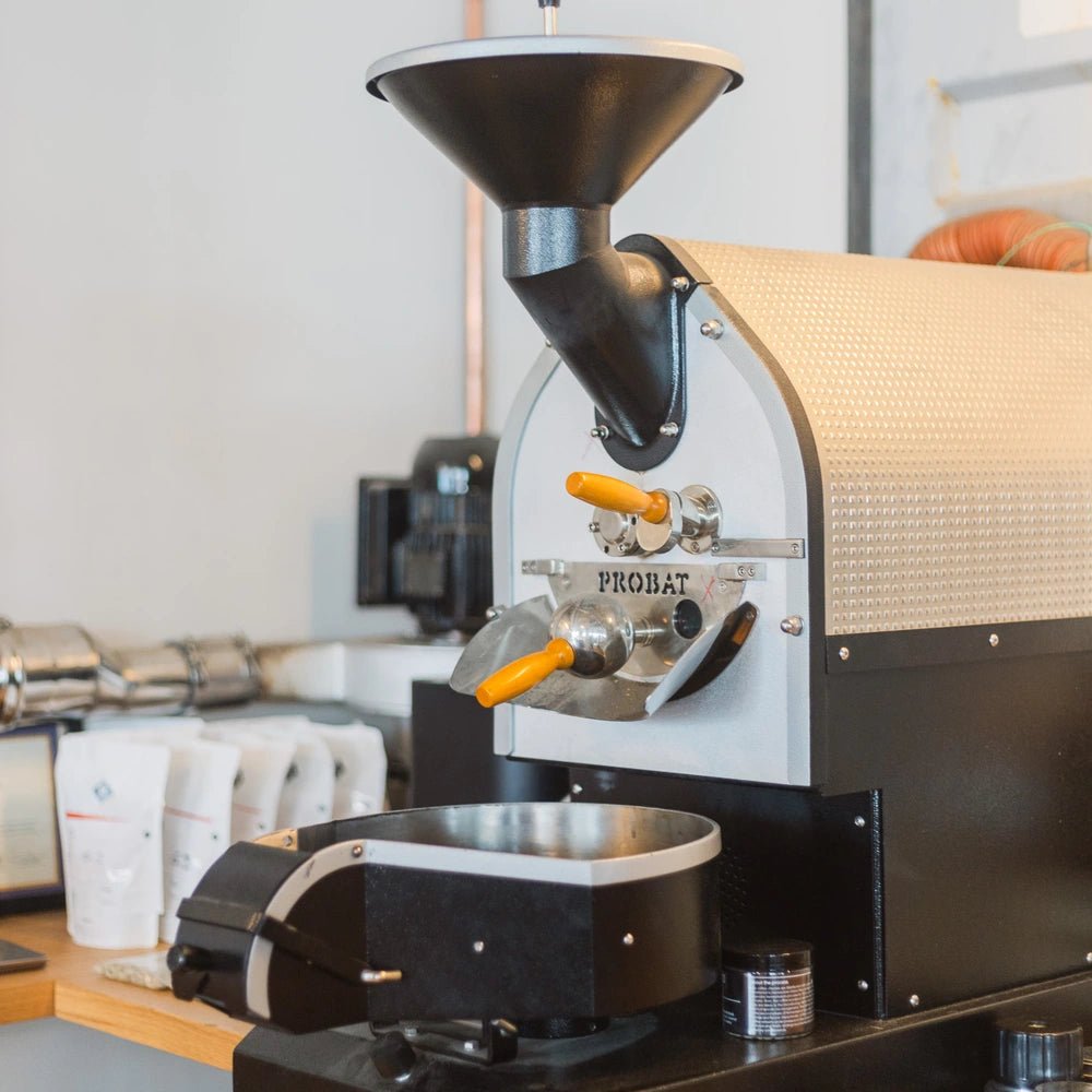 Probat Kaffeeröstmaschine bei 19grams.live Roasters Berlin – Specialty Coffee Rösten mit modernster Probat Rösttechnik in der 19grams Rösterei