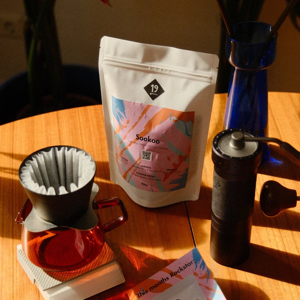 19grams Sookoo Äthiopien Filterkaffee – Kaffeebeutel mit Handmühle und Pour-Over-Setup