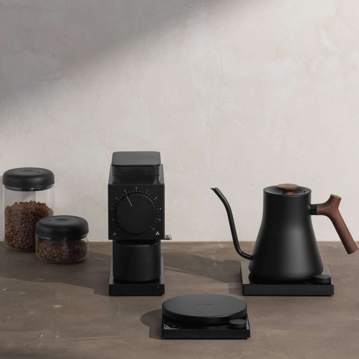 Fellow Tally Pro Precision Scale Digitale Waage mit Ode Gen 2, Stagg EKG Pro und Atmos Kanistern – Kaffee-Zubehör bei 19grams Berlin