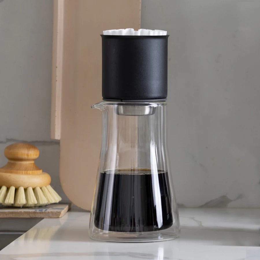 Fellow Stagg Double Wall Carafe Glaskaraffe 600 ml – doppelwandige Servierkaraffe für Specialty Coffee, im 19grams.live Roasters Berlin Shop