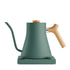Fellow Stagg EKG elektrischer Wasserkocher 0,9 l Smoke Green mit Maple-Griff – Hero-Shot Pour-Over-Kessel, im 19grams Berlin Shop