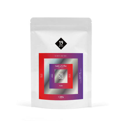 19grams Sunday Calendar Specialty Coffee – 19grams Kaffeebeutel mit rot-violettem Sunday Coffee Design, Filterkaffee 200g, Kaffeerösterei Berlin