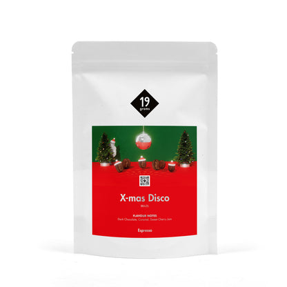 19grams X-mas Disco Specialty Coffee Espresso – Kaffeebeutel Produktmockup mit Weihnachtsbaum und Discokugel-Motiv, Single Origin aus Brasilien, Kaffeerösterei Berlin